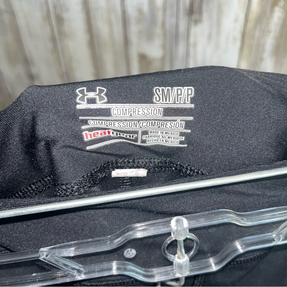 Under Armor Black Compression Crop Pants - Picture 4 of 4